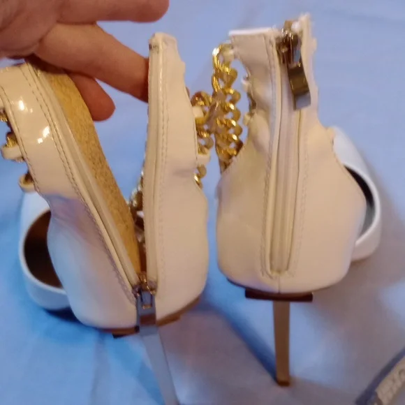 Fashion Nova White and Gold Stiletto Heels with Gold Ankle Chains. Size11 - Picture 10 of 10